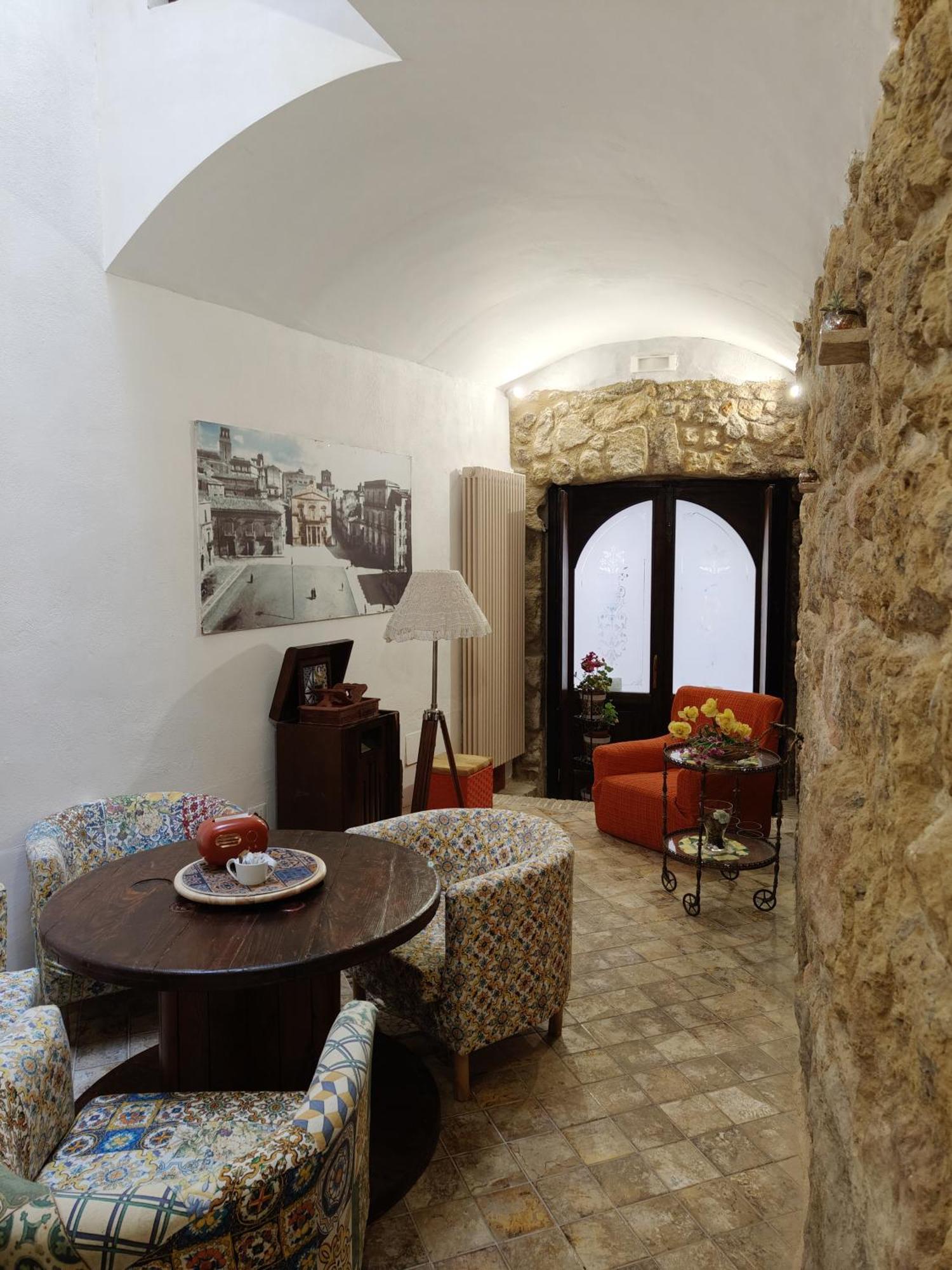 Del Centro Bed and Breakfast Έννα Εξωτερικό φωτογραφία