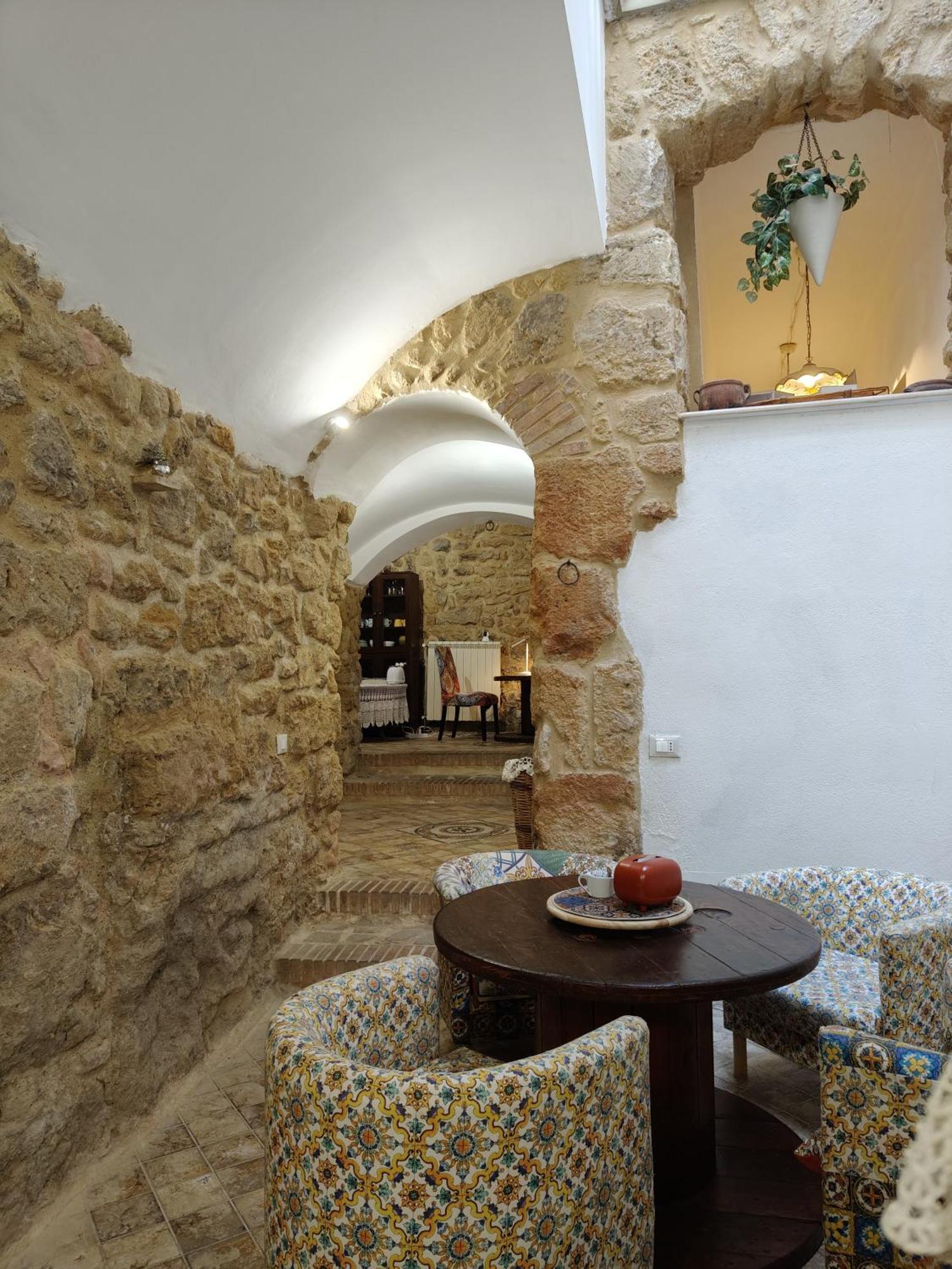 Del Centro Bed and Breakfast Έννα Εξωτερικό φωτογραφία