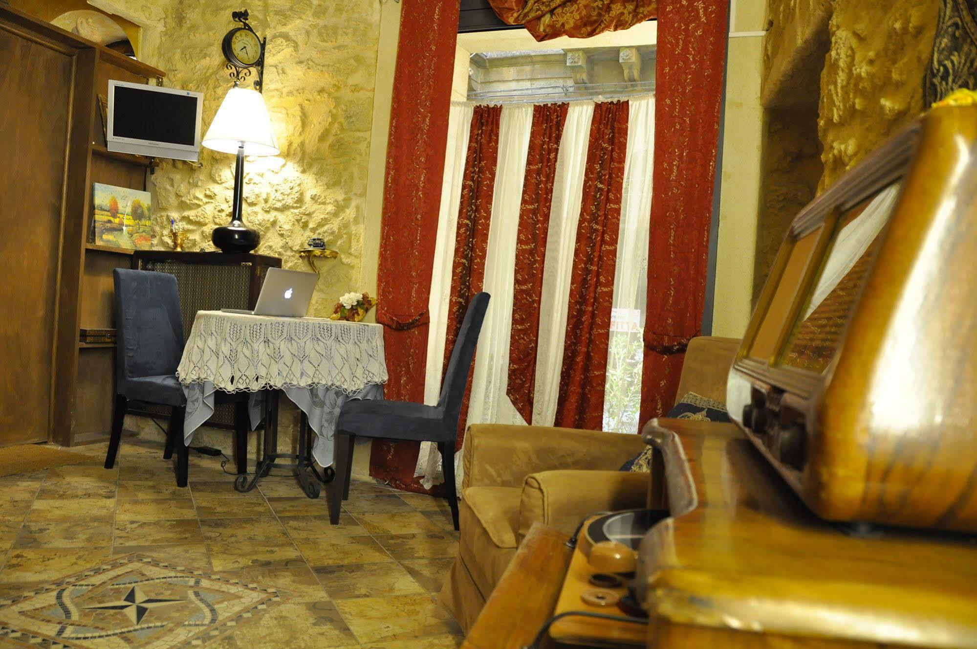 Del Centro Bed and Breakfast Έννα Εξωτερικό φωτογραφία